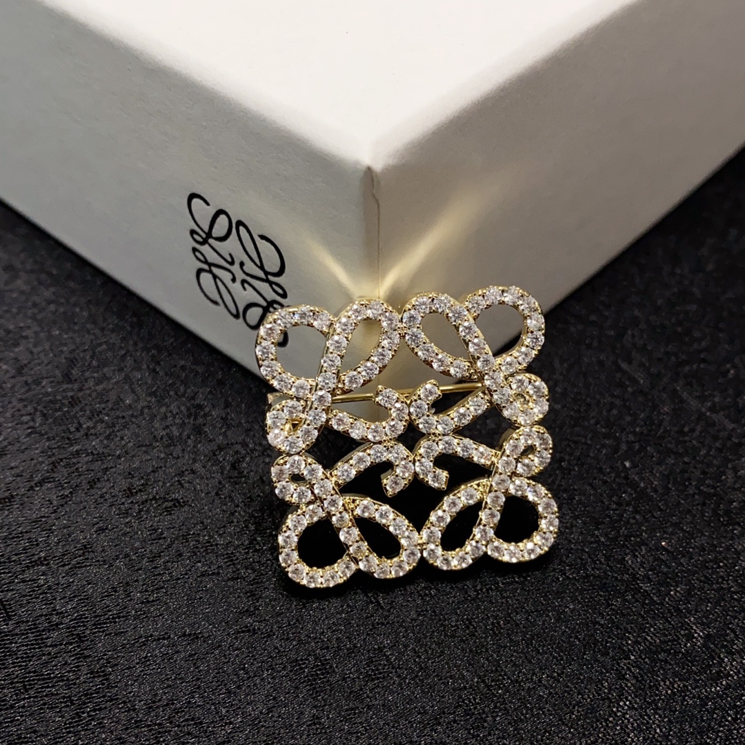 Loewe brooch 11lyw12